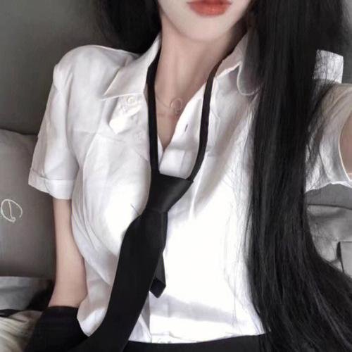 她的伪装